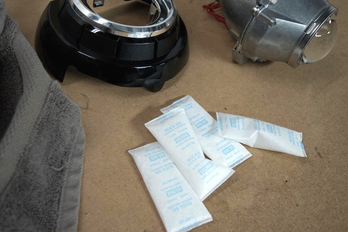 Silica Gel Moisture Packs - Image 6