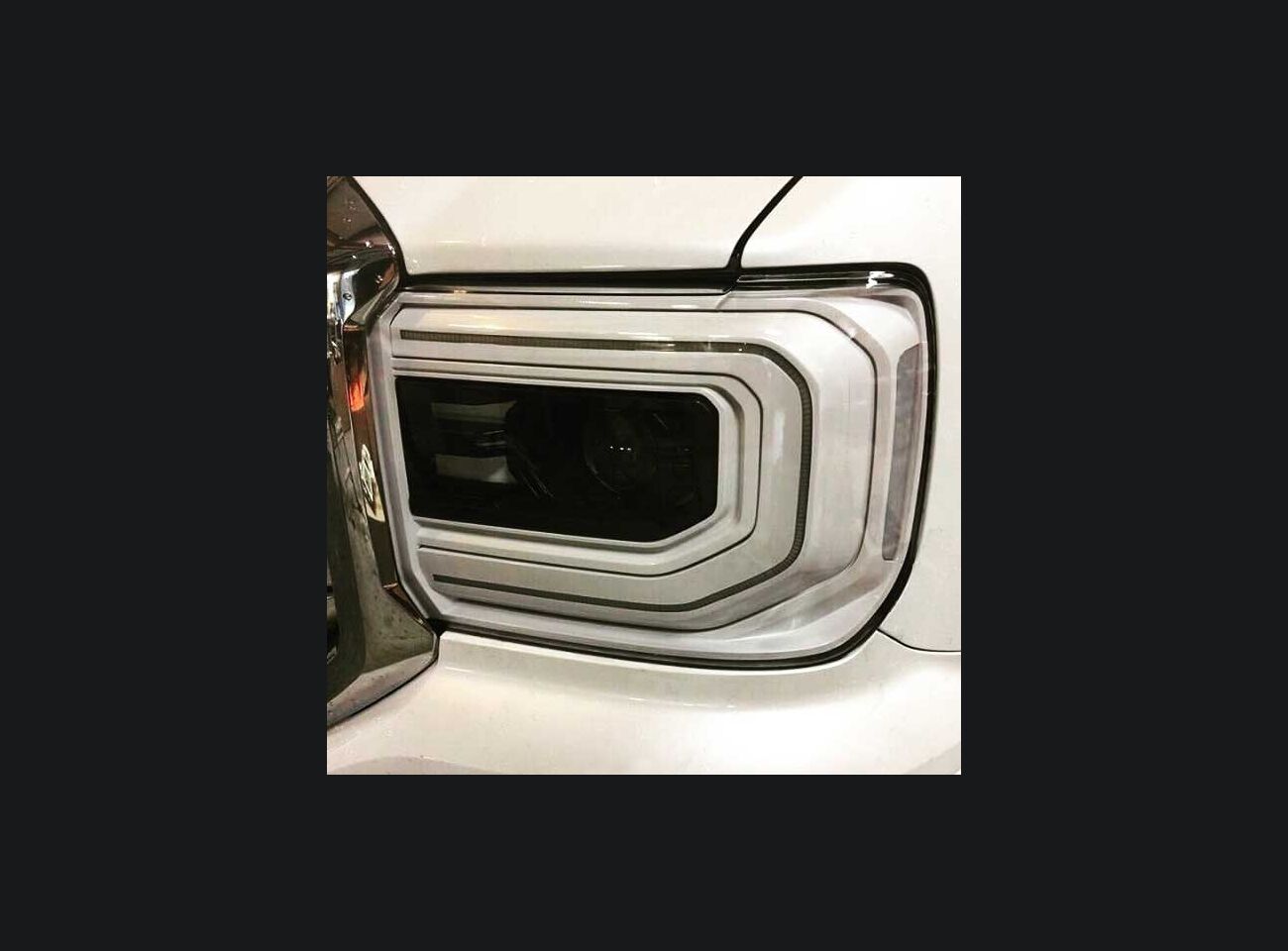 Clear Headlight Reflectors: GMC Sierra 1500 (16-18) - Image 4